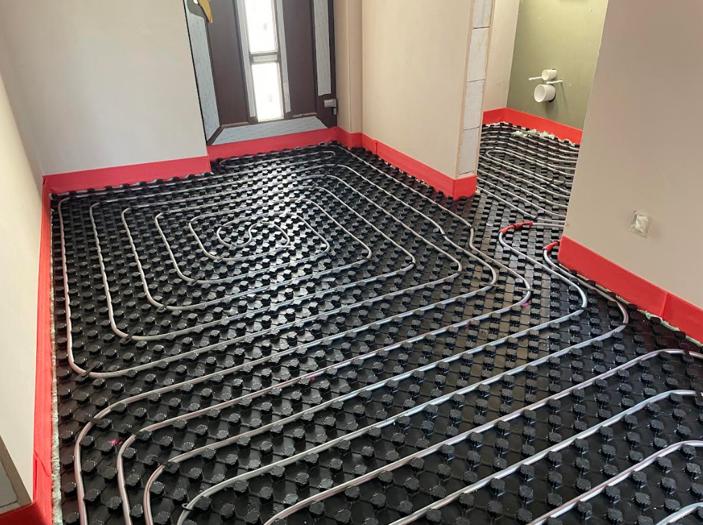 Podlahové vytápění v různých typech místností: Kde se hodí nejvíce?
