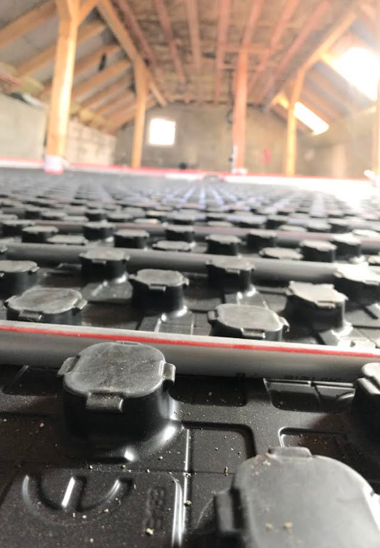 Elektrické vs. teplovodní podlahové vytápění - porovnání