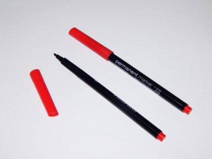 popisovač permanentní (Varianta 4202 červený trojhranný)