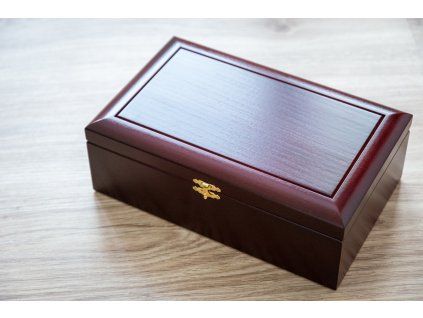5224 dreveny box lux na sachove figurky