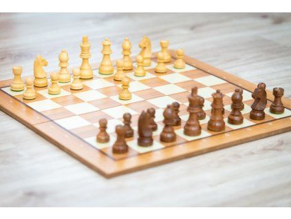 6384 3 drevena skladacia sachova suprava