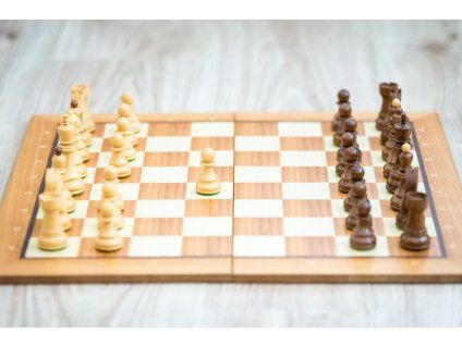 6387 2 drevena skladacia sachova suprava caissa