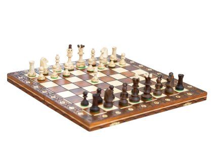 1101 9 dreveny sach s ozdobou