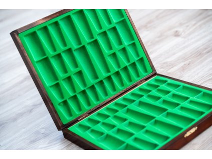 Holzkiste für Schachfiguren braun