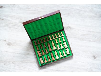 Amerikanische Staunton-Schachfiguren in brauner Holzkiste