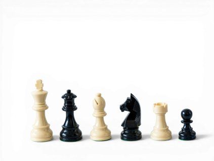 2840 3 sachove figurky staunton kremove