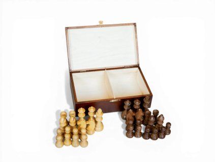 3083 sachove figurky profesional v drevenom boxe