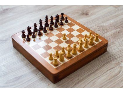 3563 7 magneticke drevene sachy lux zasuvne