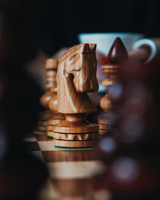 ♟💡 "Schach ist Kampf, hauptsächlich gegen die eigenen Fehler" Welche Figur im Schach stellt für Sie die größte...