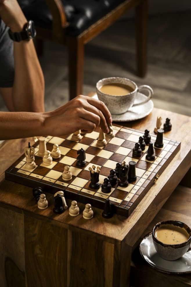 Schach fragt nicht, wie alt du bist oder wie viele Partien du schon gewonnen hast. Es bittet dich nur, dass du dir Zeit...