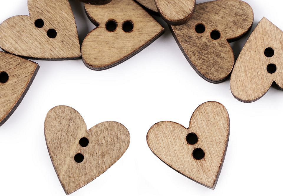 Dřevěný dekorační knoflík srdce Varianta: 8 přírodní tm., Balení: 10 ks