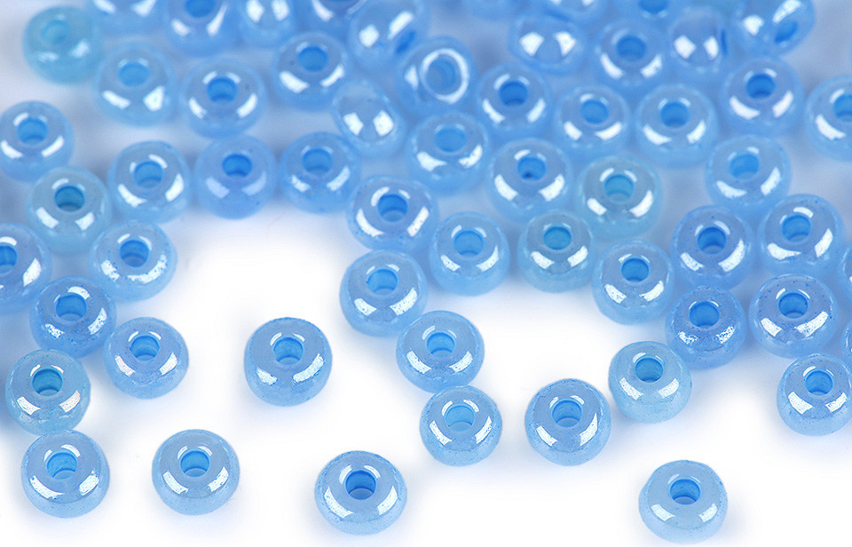 Rokajl 5/0 - 4,5 mm perleťový, neprůhledný Varianta: 143 modrá světlá, Balení: 50 g