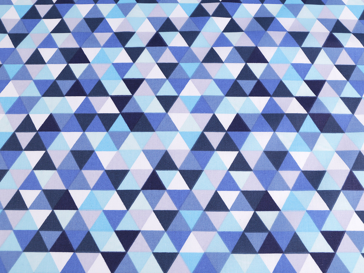 Bavlněná látka / plátno trojúhelníky Varianta: 6 (435) modrá blankytná, Balení: 1 m