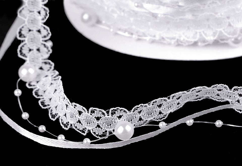 Svatební stuha trojitá s perlami Varianta: bílá, Balení: 13.5 m