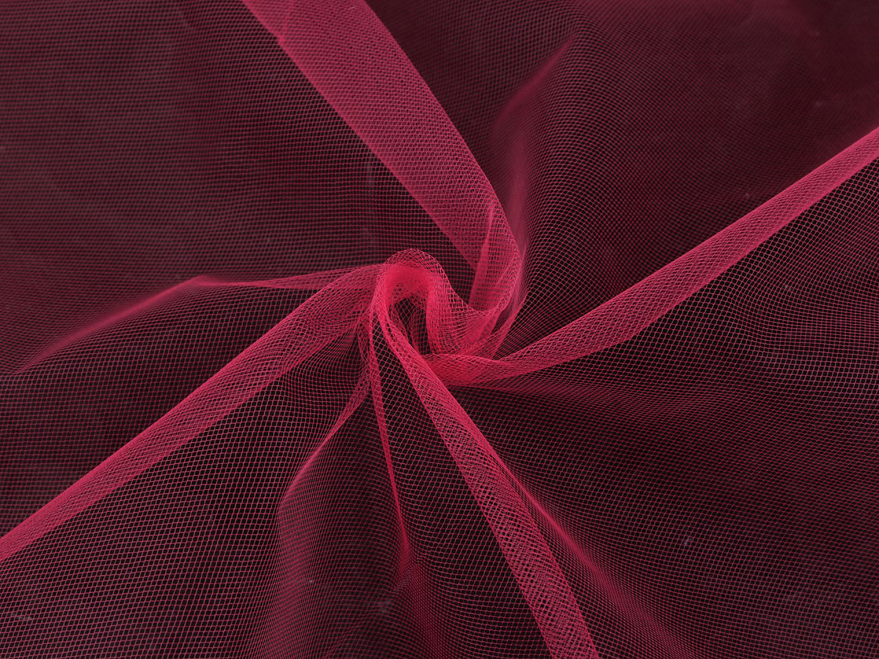 Tyl oděvní / dekorační šíře 300 cm Varianta: 4 růžová malinová, Balení: 1 m