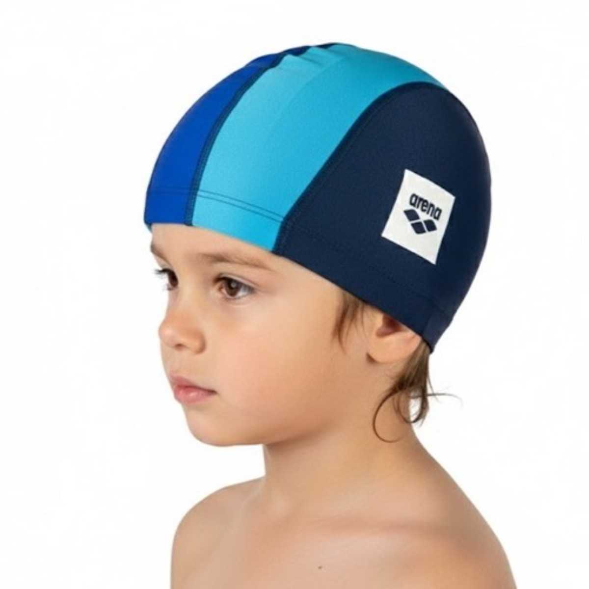 Kinder schwimmen mit der arena Unix II Jr. Badekappe