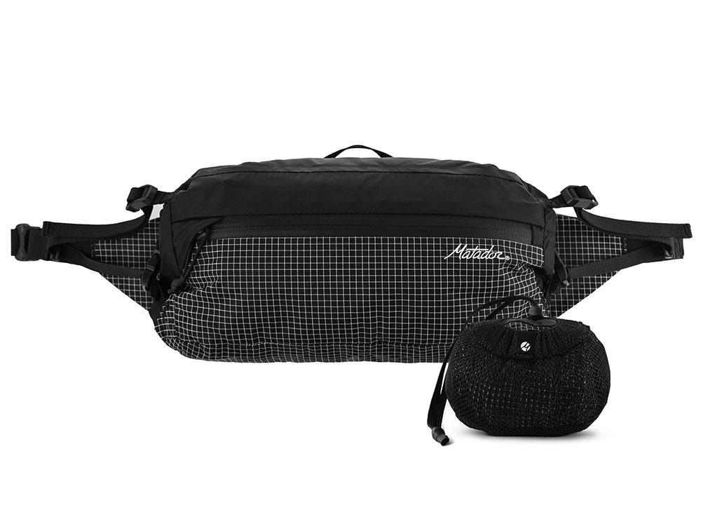 Matador Freerain Hip Pack -  faltbare Hüfttasche.

 
100% wasserdichter Stauraum
Rollverschluss und versiegelte Nähte sorgen für einen 100% wasserdichten Stauraum.
 
Innovativer Rollverschluss
Der Rollverschluss bietet auch die Möglichkeit, die Hüfttasche mit einem Reißverschluss zu verschließen, um einen schnellen Zugriff oder zusätzliche Sicherheit und Wasserdichtigkeit zu gewährleisten. 
 
Faltbare Transporttasche
Die Hüfttasche lässt sich leicht in der Vordertasche und in der mitgelieferten Netztasche verstauen, so dass Sie sie auf jede Reise mitnehmen können.
 
Innovative Materialien
Die Hüfttasche ist mit einer neuen UHMWPE*-Schicht verstärkt.




 
*UHMWPE = ultrahochmolekulares Polyethylen = ein neuer Polymertyp, dessen Verhältnis von Festigkeit zu Gewicht 15-mal höher ist als das von Stahl und der zur Herstellung von modernen Körperpanzern, kommerziellen Fischernetzen, künstlichen Hüftprothesen und Kniegelenken und sogar als Ersatz für große Stahlketten in der Schwerindustrie weltweit verwendet wird.
**UTS-Beschichtung = Ultra Tear Strengh = UTS-Beschichtung bietet die wasserabweisenden Vorteile einer herkömmlichen Polyurethanbeschichtung und erhöht gleichzeitig die Reißfestigkeit des Gewebes.
 
Angaben zum Produkt

Volumen 2 Liter
wasserdichtes Fach mit innenliegenden versiegelten Nähten
Rollverschluss mit eingebautem Reißverschluss für schnellen Zugriff und zusätzliche Sicherheit
faltbar - einfach umdrehen und in eine Innentasche oder einen Netzbeutel stecken
UHMWPE-verstärkte Teile für extreme Haltbarkeit, Abrieb- und Reißfestigkeit
verstellbarer Gürtel zum Tragen auf den Schultern oder über dem Körper
zusätzliche Reißverschlusstasche vorne 
Kompressionsriemen zur Sicherung des Inhalts

 
Verwendete Materialien

70D Robic®-Nylon verstärkt mit UHMWPE*
50D-Nylon-Mini-Ripstop, UTS**-Imprägnierung
innenliegende versiegelte Nähte
Hypalon™ verstärkte Befestigungspunkte
YKK® Dichtungsreißverschlüsse Nummer 5 PU-beschichtet
YKK® ultraleichte Schnallen mit breitem Eingang und seitlicher Öffnung
210D gebundene Nylonfaser






 