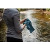 Matador schnelltrocknendes Lifestyle-Handtuch am Wasser