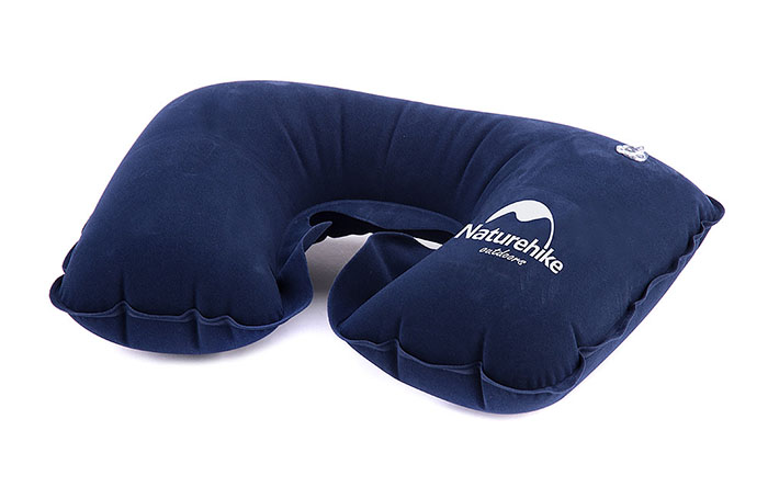 Naturehike Classic Nafukovací cestovní polštářek kolem krku Barva: Tmavě modrá
