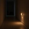 Lampă de noapte LED pentru priză cu senzor de mișcare fără componentă albastră