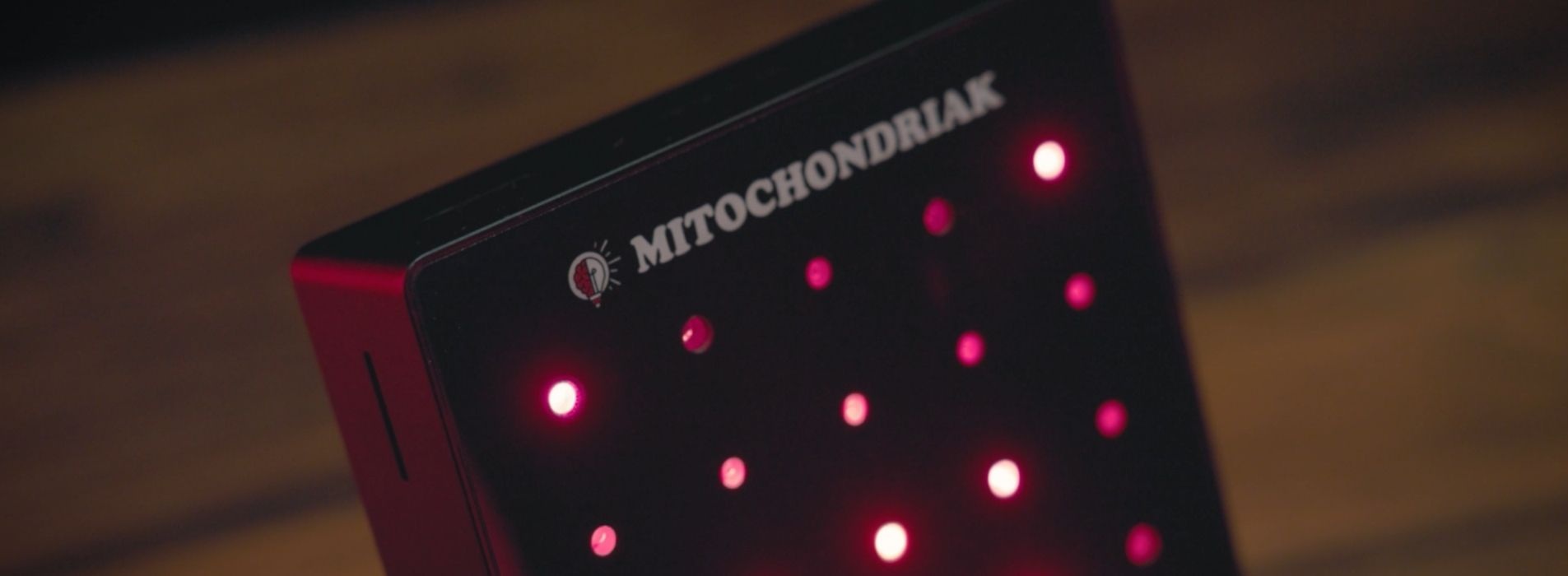 Terapie červeným světlem infrapanelem Mitochondriak doma při alergiích