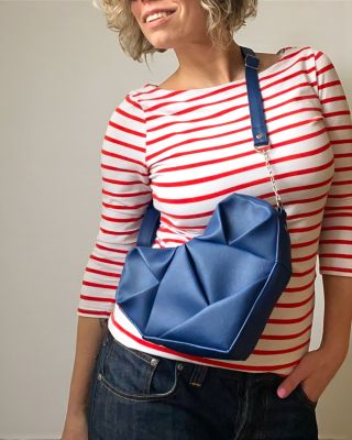 Modrou srdcovku jsem nešila už tak dlouho, že jsem k ní ani neměla fotku..dneska jsem to napravila a vy můžete nakouknout...