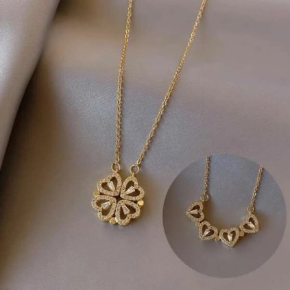 Amulet – Négy szívből álló, négylevelű lóherét formáló medál (Szín Ezüst színű)