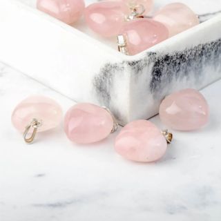 Valentýn se blíží ❤️❤️❤️ RŮŽENÍN SRDCE PŘÍVĚSEK NA KRK (925) STŘÍRBNÝ Kámen bohyně lásky Afrodity (Venuše), kámen...