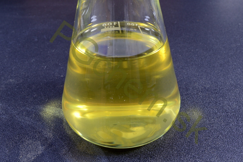 Rafinovaný ľanový olej, vysychavý, na ošetrenie dreva, výrobu olejových farieb a ako tvrdidlo do tmelov. 5 l / 4,64 kg