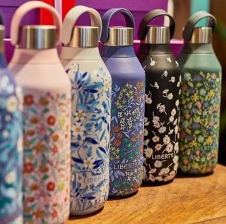 Exkluzívna edícia Liberty ideálna nielen na ❤️Valentína 😍 🌶 🇨 🇭 🇮 🇱 🇱 🇾 🇸🌶 ✅ Jedinečný dizajn pohárov a flašiek 🤩 ✅Až 16...