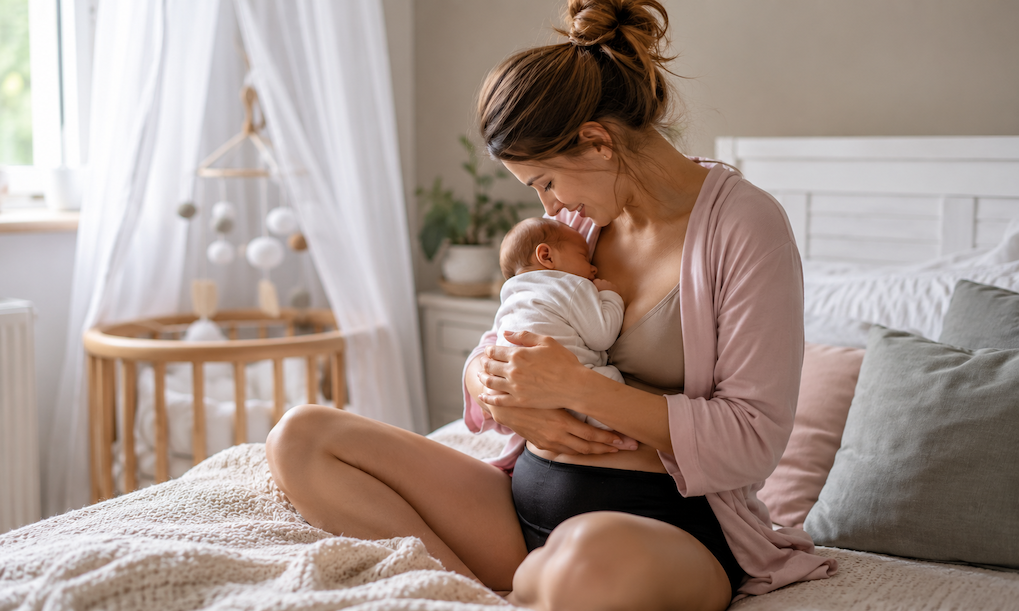 Menstruační kalhotky v šestinedělí: kdy ano a kdy raději vložky?