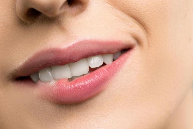 Jak pečovat o rty v chladném počasí: přírodní balzámy a domácí tipy