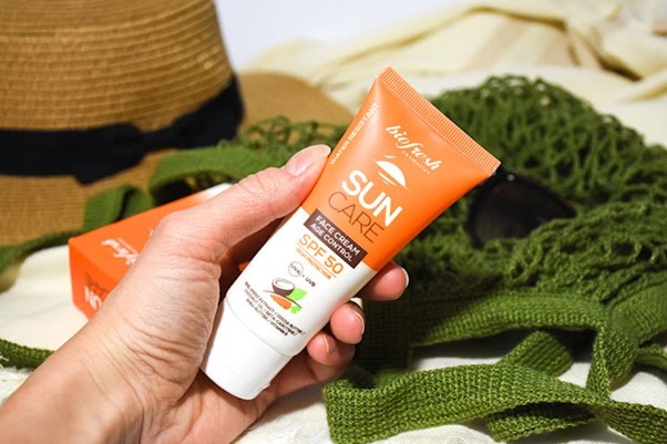 Opalovací krém na obličej Biofresh Sun Care s SPF 50