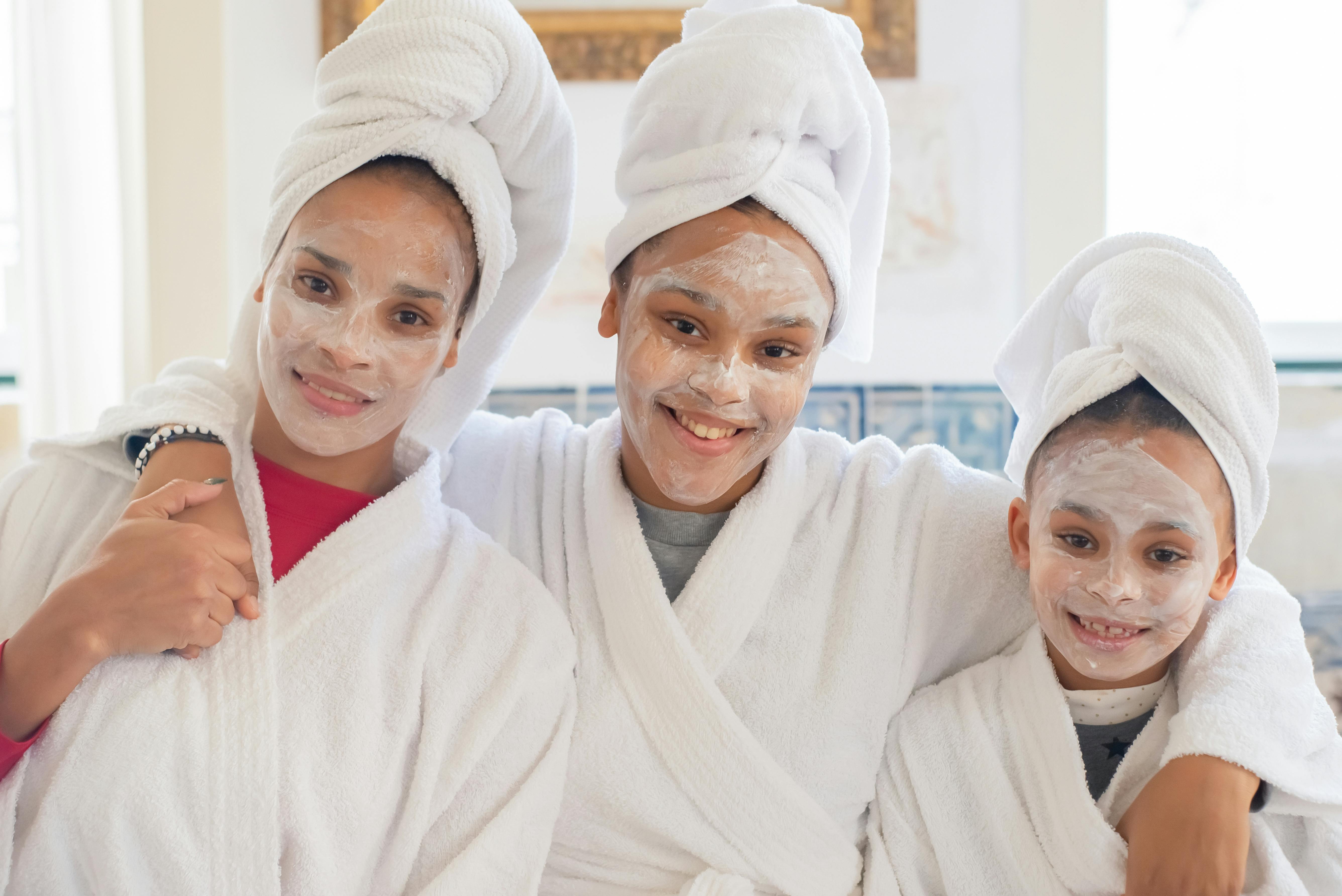 Skincare rutina pro mladé slečny: Jak naučit děti správné péči o pleť