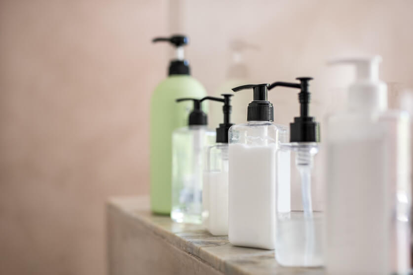 Hygienické a efektivní - dávkovače mýdla do koupelny a kuchyně