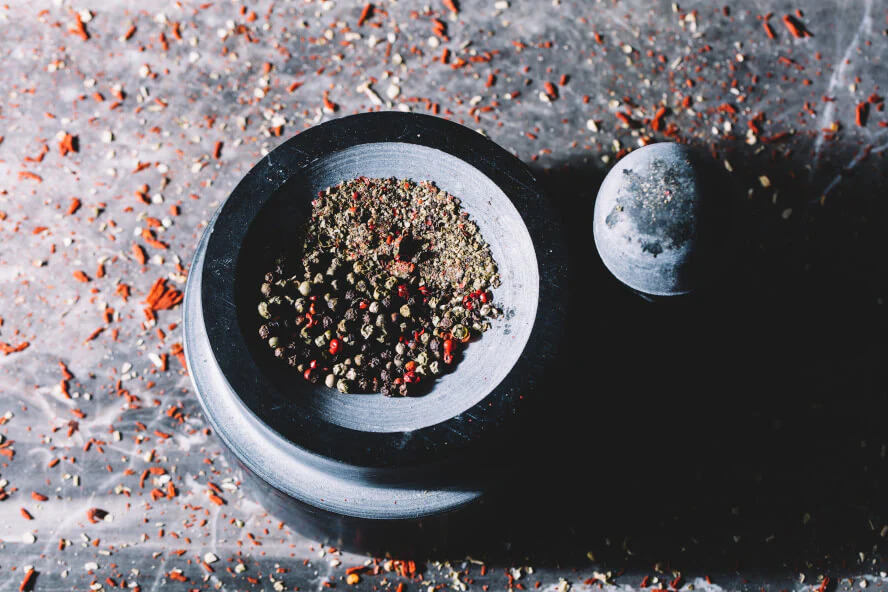 Jak vybrat ideální kuchyňský hmoždíř – srovnání modelů