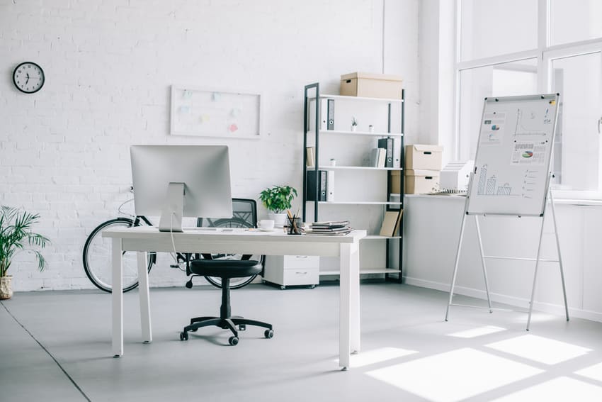 Kancelářské potřeby, které usnadní práci a organizaci