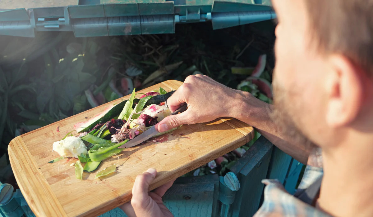 Kompostér na zahradě – praktický pomocník