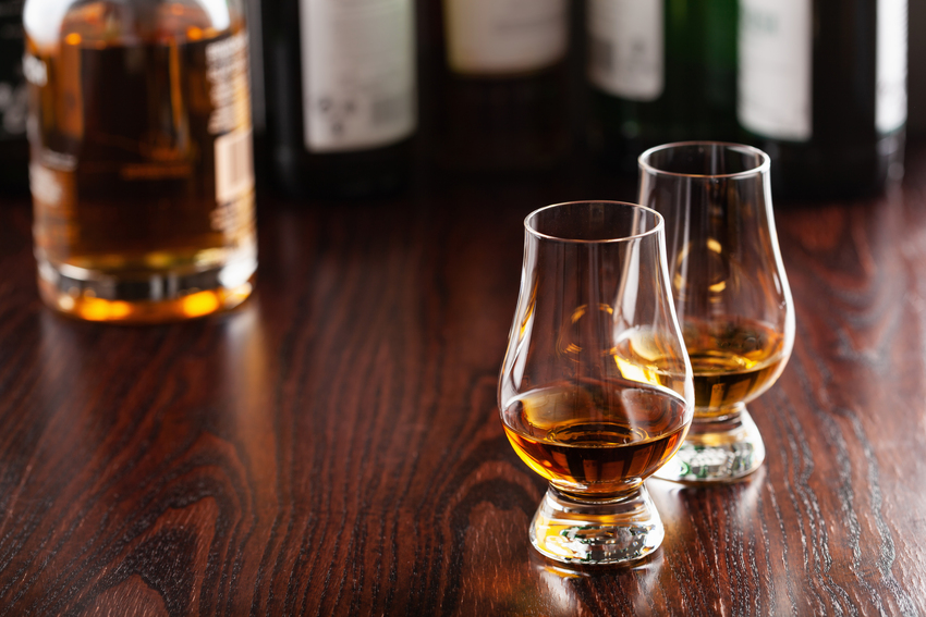 Whisky sklenice: Přivítejte své hosty elegantním způsobem