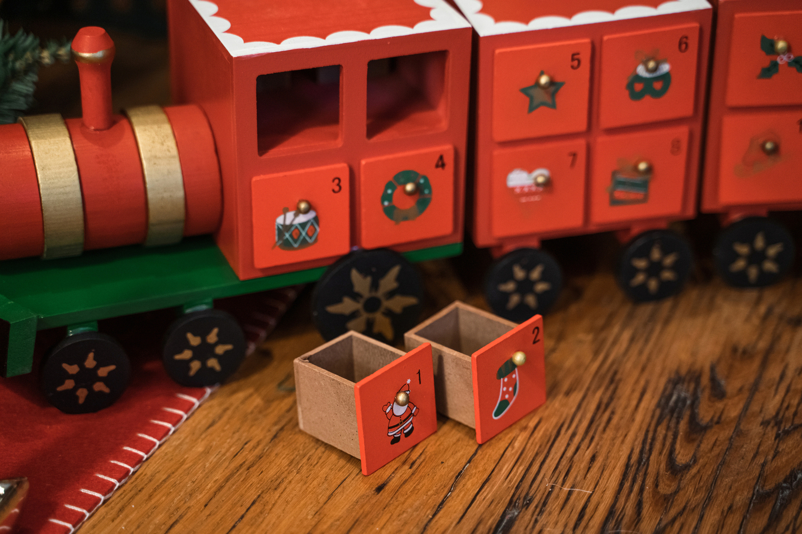 Drobnosti do adventního kalendáře pro děti a dospělé. Co můžete darovat svým blízkým?