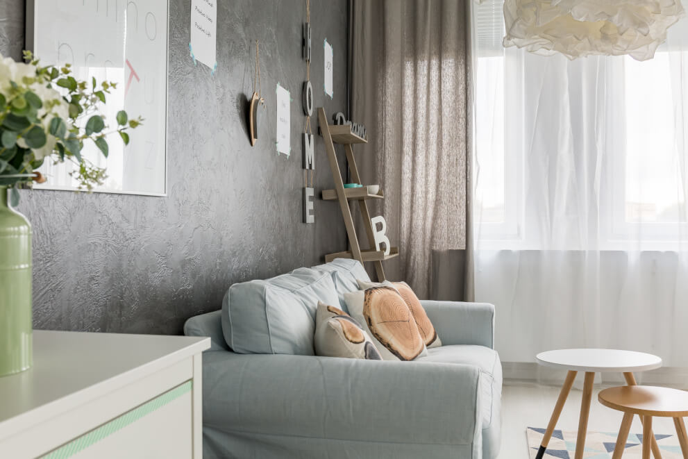 pokoj_dzienny_z_sofa_skomp