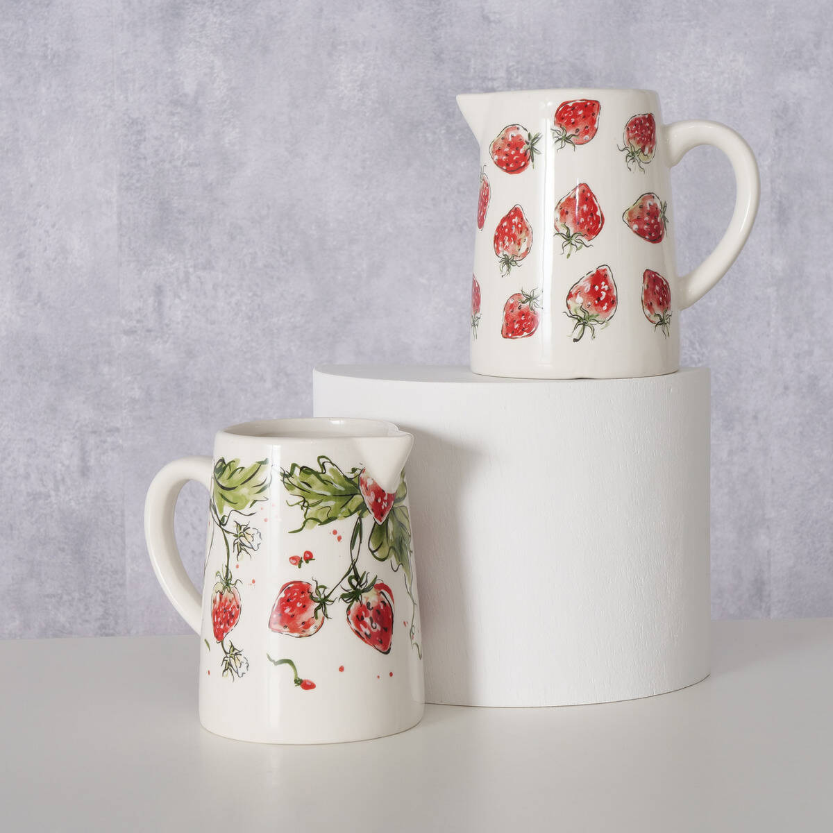 Boltze Home Keramický džbán STRAWBERRY, s motivem jahod, 500 ml červená