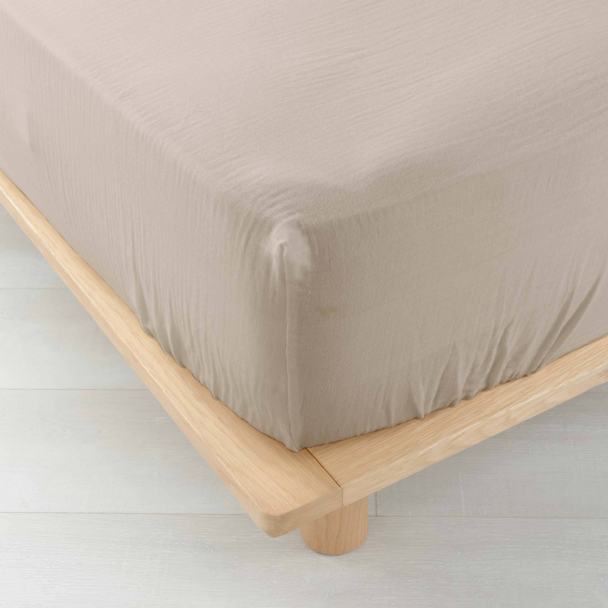 Douceur d'intérieur Mušelínové prostěradlo s gumičkou ANGELIA, 160 x 200 cm béžová