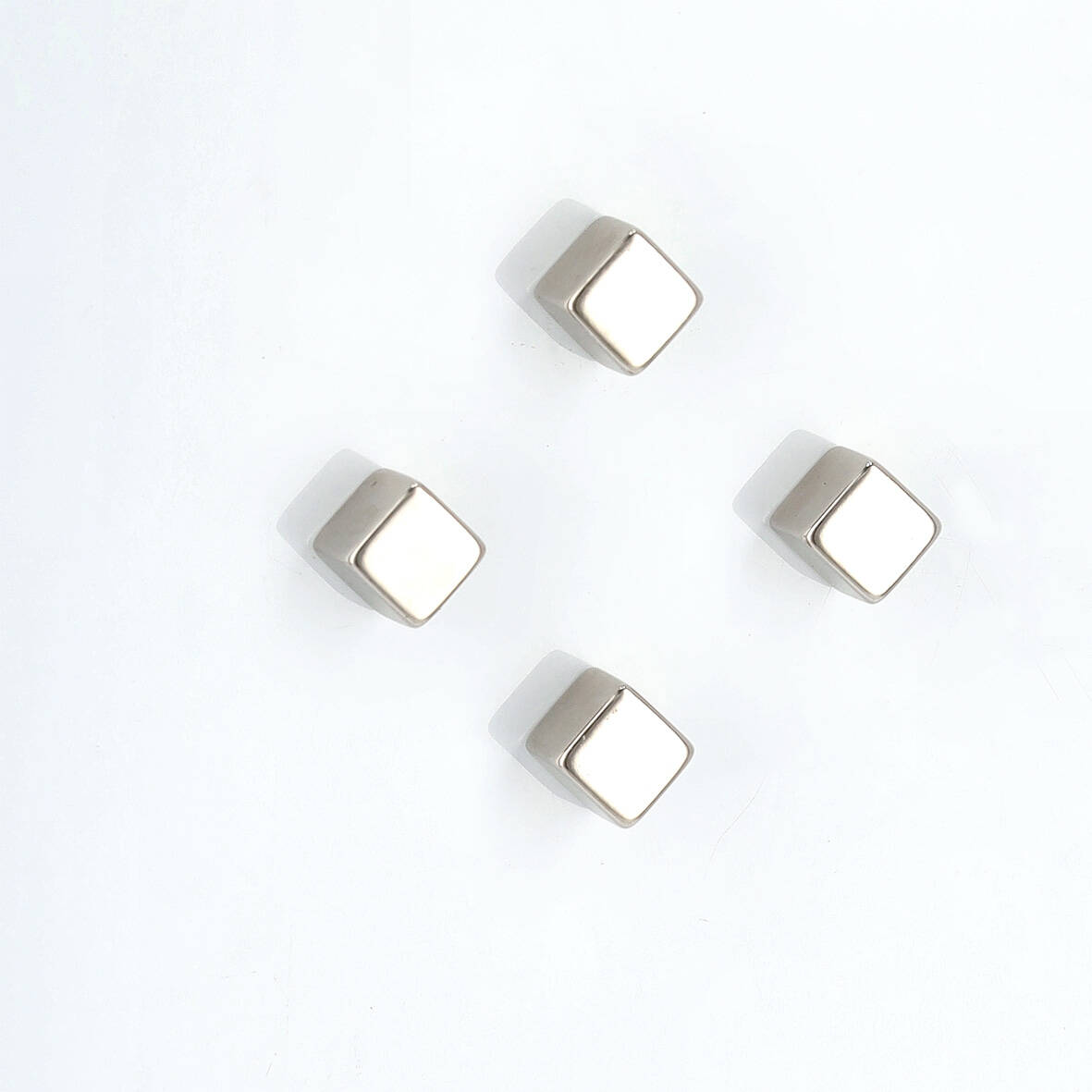 Zeller Magnety na poznámky, Cube, 4 ks bílá