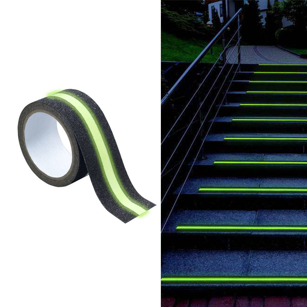 Maximex Protiskluzová páska s reflektorem - 2 v 1,300 cm vícebarevná