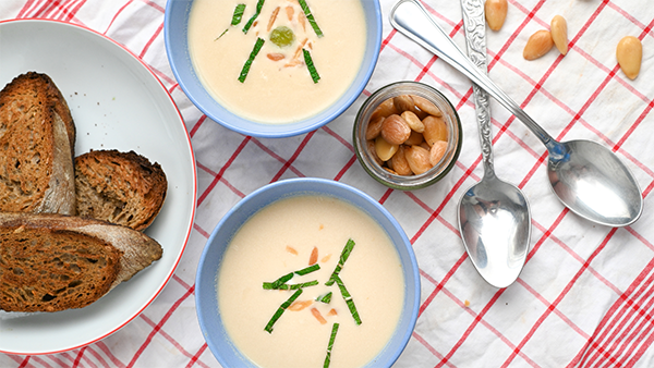 Španělské osvěžení do teplých dnů! Vyzkoušejte 3 tradiční studené polévky z Andalusie (fresh.iprima.cz)