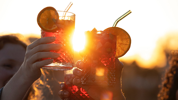 3 tipy na osvěžující drinky s příchutí letního Španělska (fresh.iprima.cz)