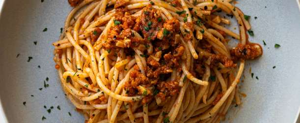 Špagety se sobrasadou a cavou