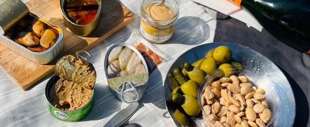 Rybí konzervy zaručí trendy rande? Proč je TikTok posedlý #TinnedFishDateNight