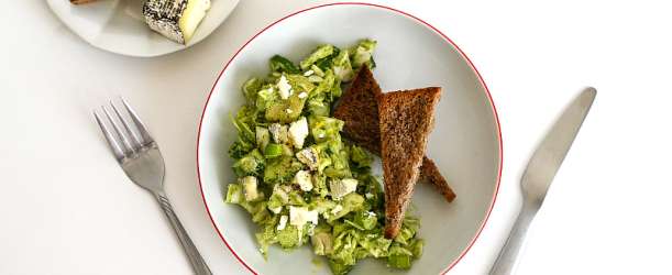Božsky křupavý salát s krémovým dresinkem a kozím sýrem Barraqueño